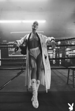 Photos of bald fit model Vendela in boxing gear and exercising naked in the ring